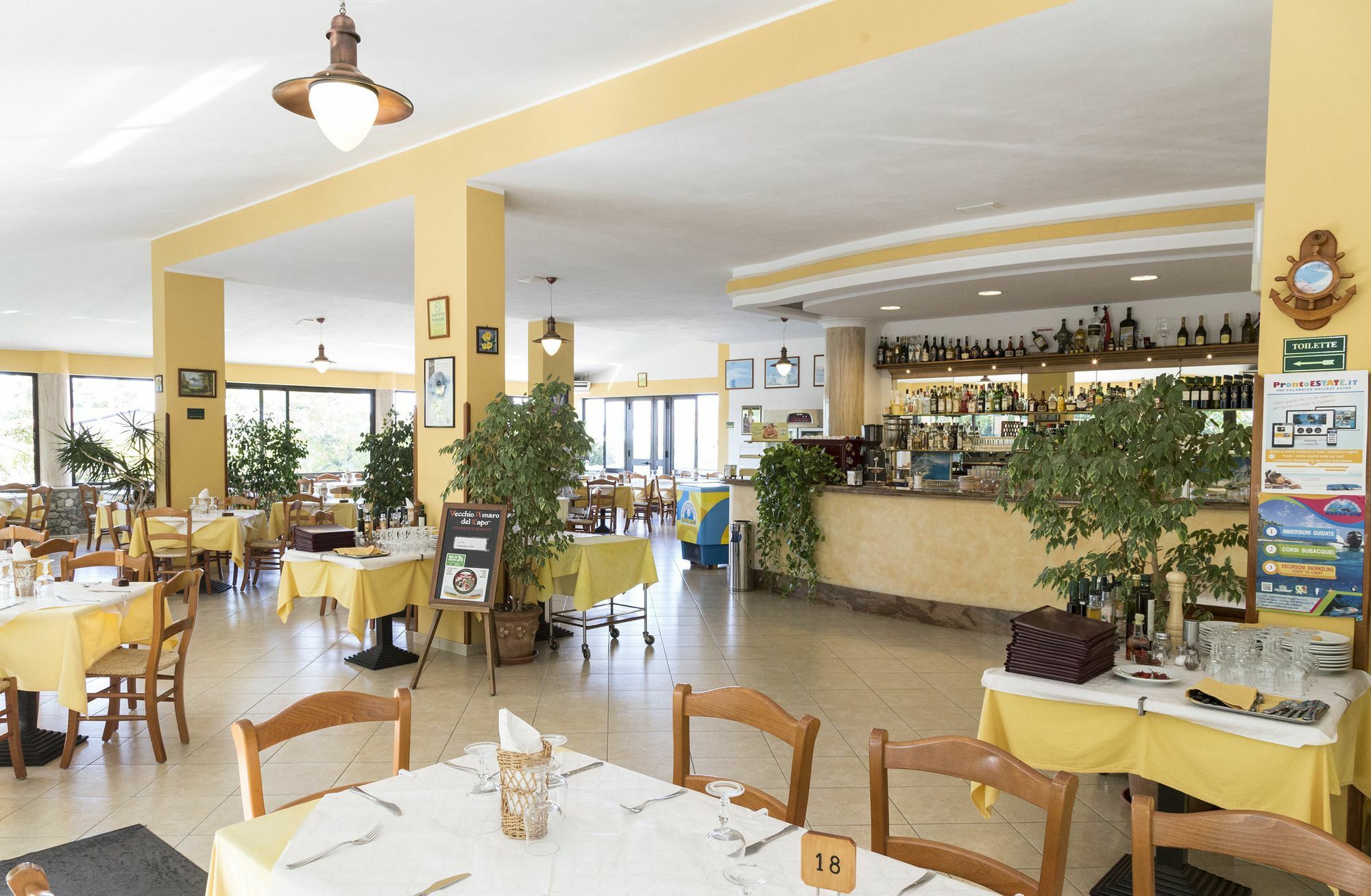 Aparthotel Happy Days Capo Vaticano Exteriér fotografie