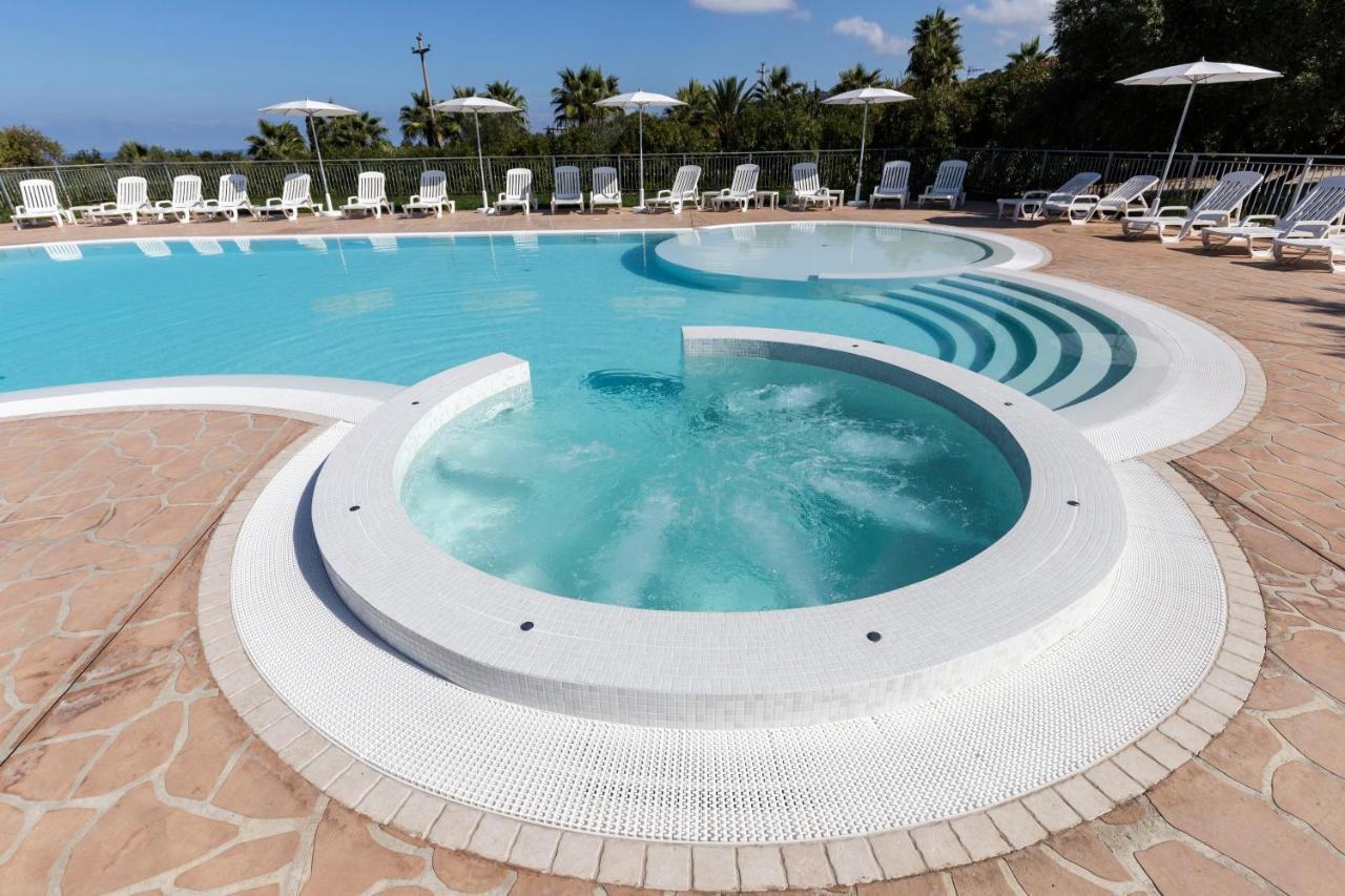 Aparthotel Happy Days Capo Vaticano Exteriér fotografie